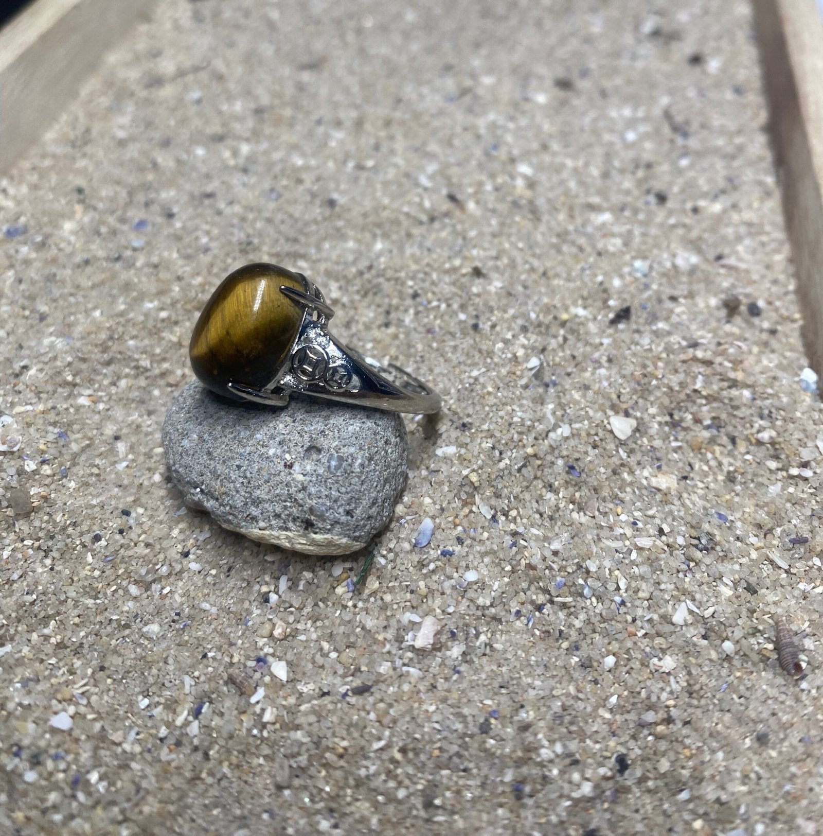 Anillo Ojo Tigre dorado Evora - Imagen 2