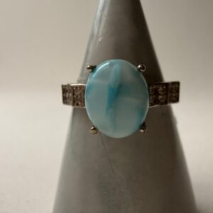 Anillo "Bahía Azul" – Larimar Natural y Plata de Ley