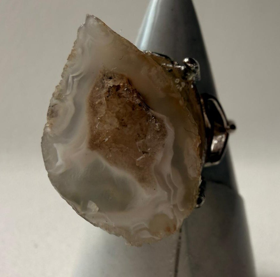 Anillo "Geoda Lunar" – Plata de Ley 925 y Ágata Drusa Natural