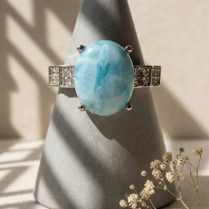 Anillo Bahía Azul – Larimar Natural y Plata de Ley