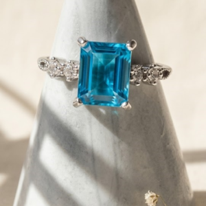 Anillo Skyline – Topacio Azul y Plata 925