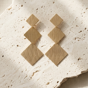 Pendientes Kaia dorado en acero