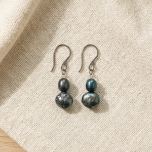 Pendientes Onix - Perla de rio azulada